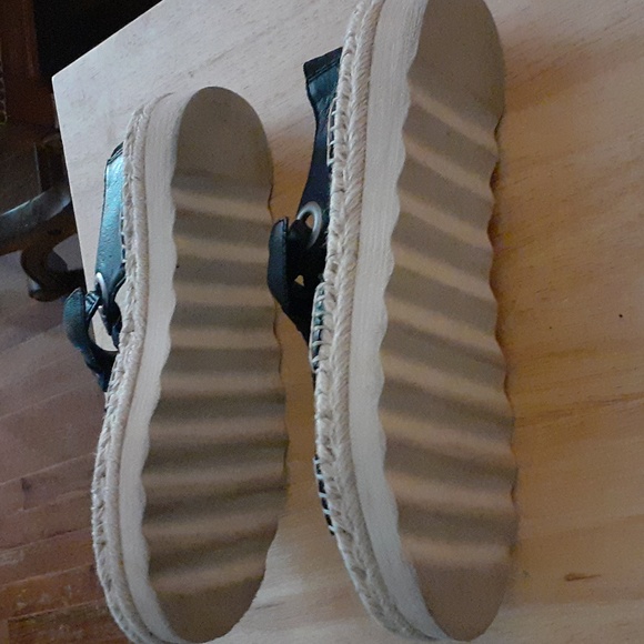 Frye and Co sandals - Picture 4 of 5